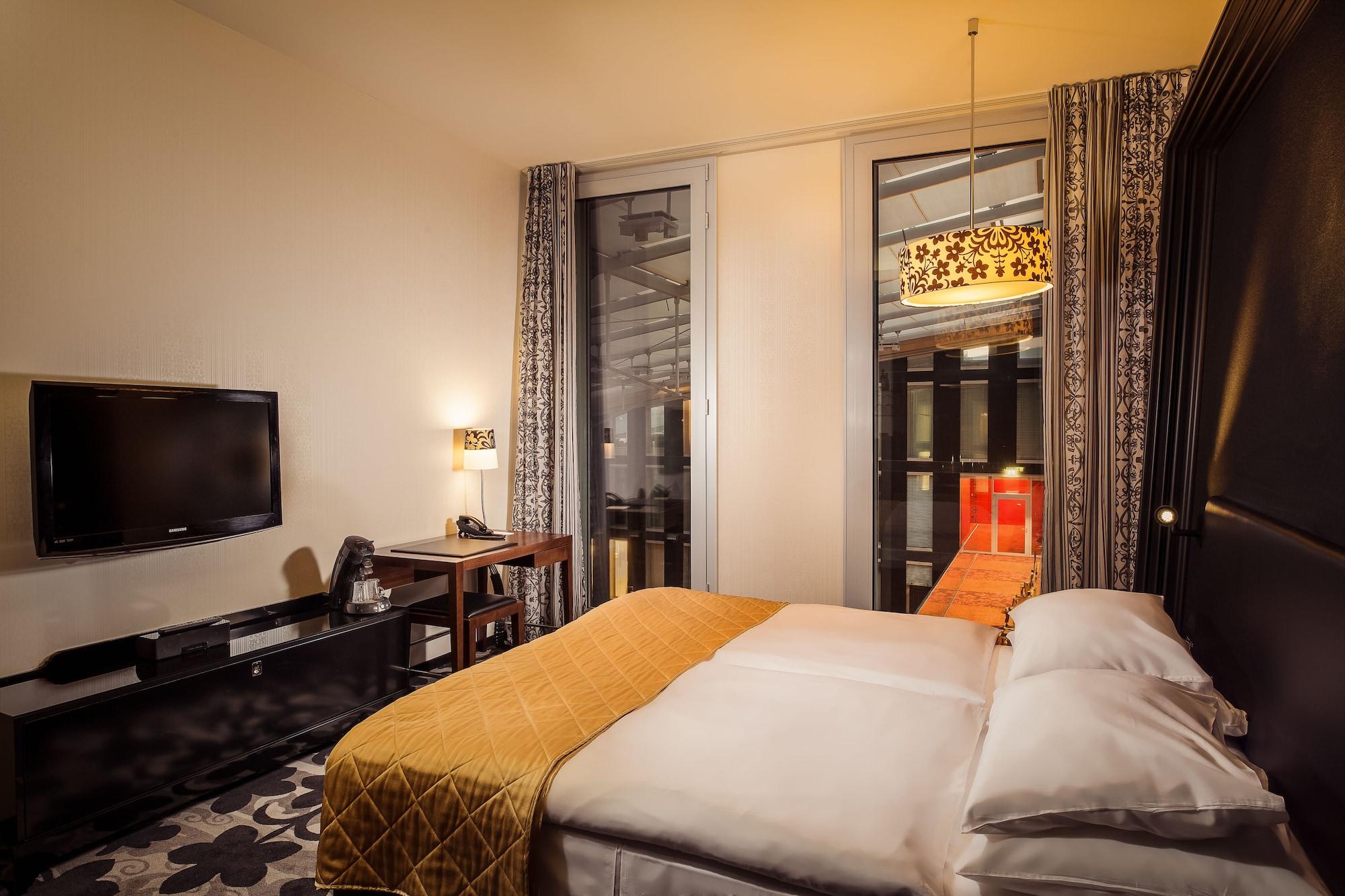 Hotel Kameha Grand